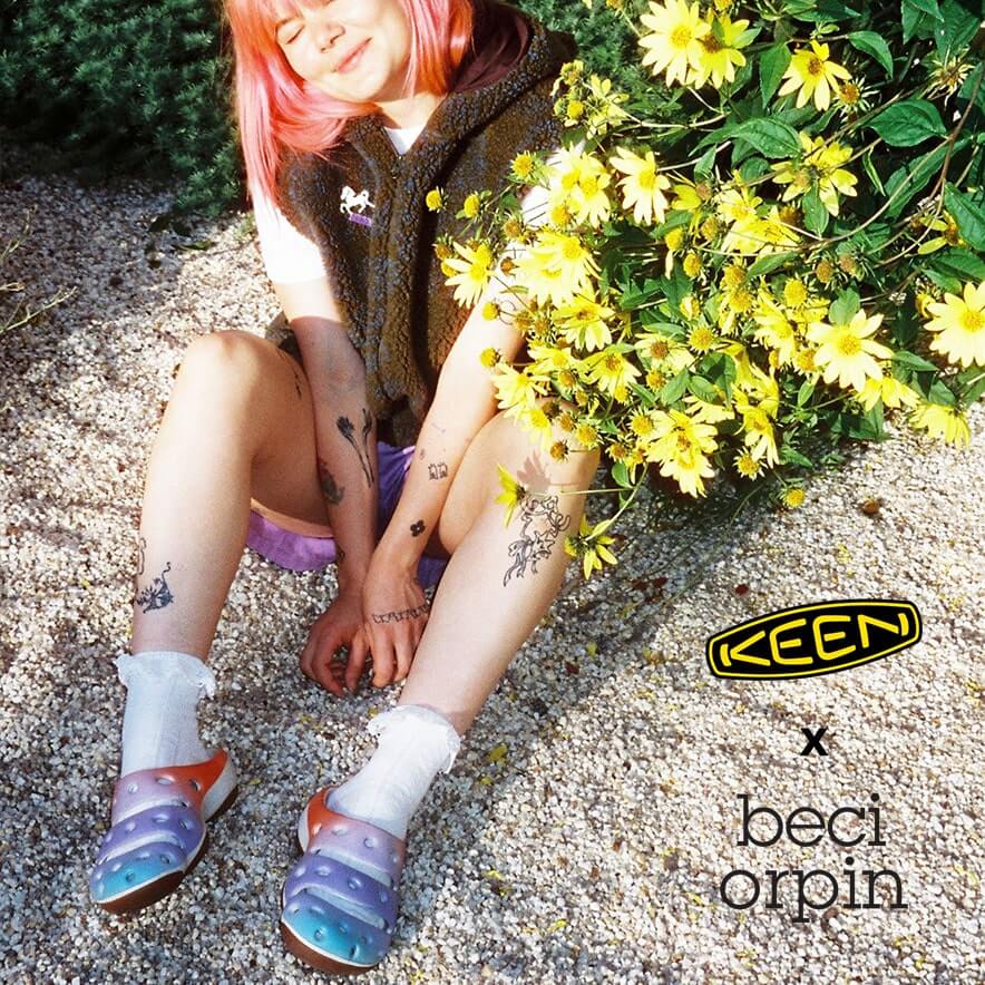 ウィメンズ ヨギ アーツ KEEN × Beci Orpin サンダル02