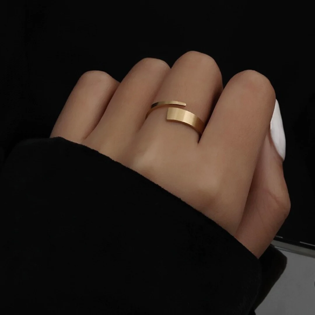 GOLD OPENCUT RING