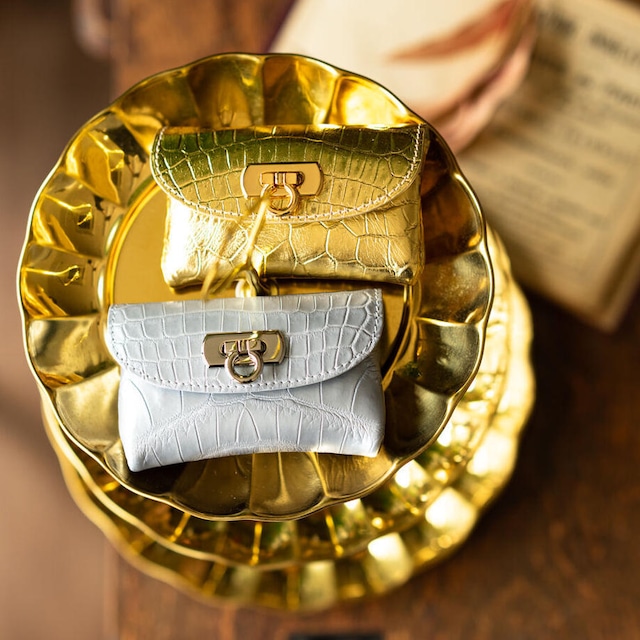 やわらかなレザーフラップmini財布クロコダイル／キラキラゴールド・ゴールド金具